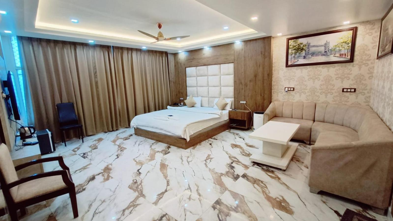 Hotel V Square Airport Lucknow