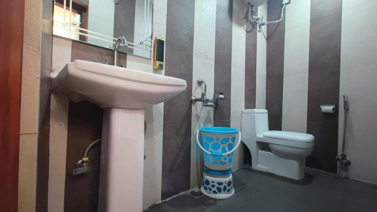 V Square Airport Hotel Lucknow