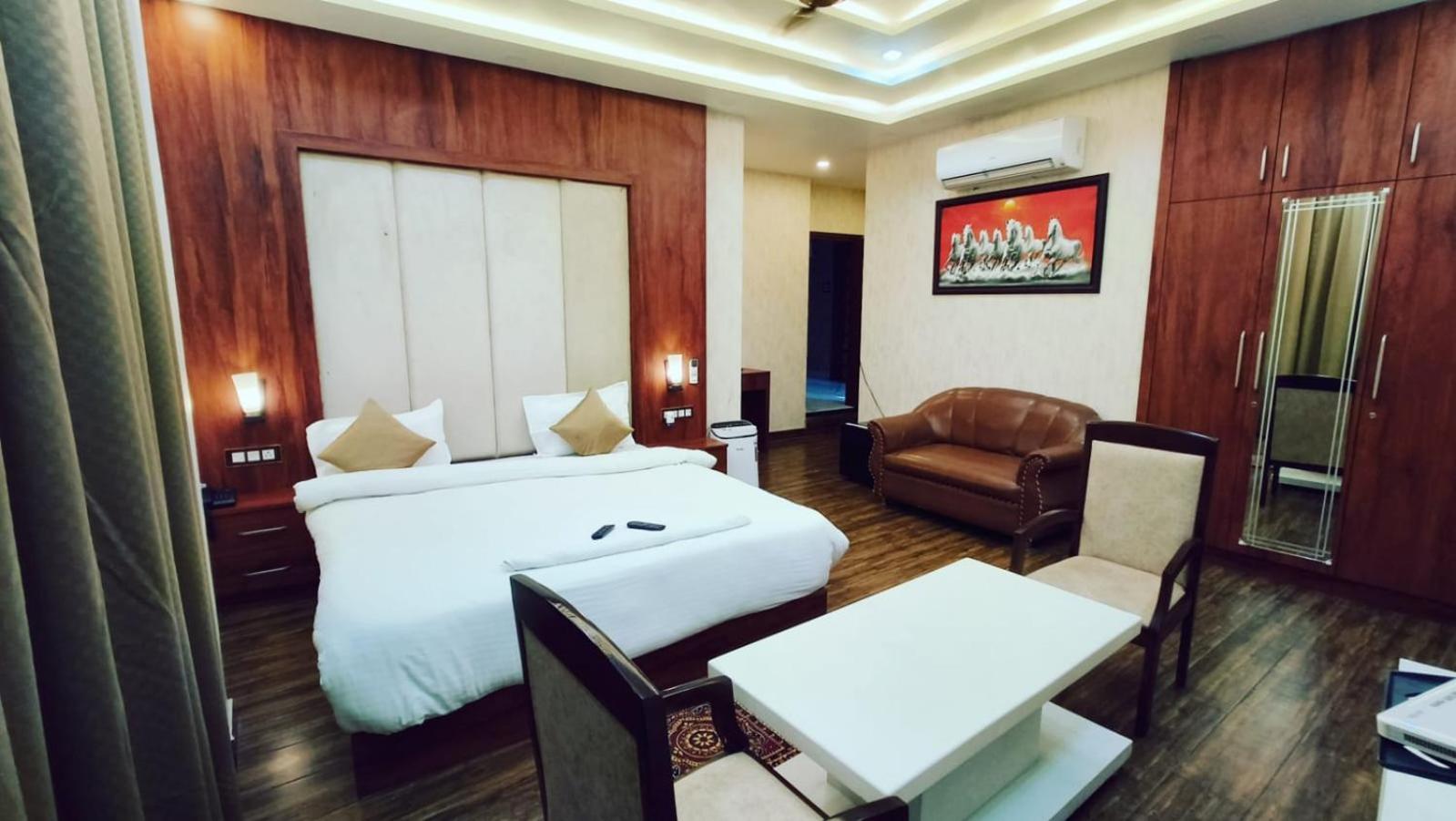 V Square Airport Hotel Lucknow