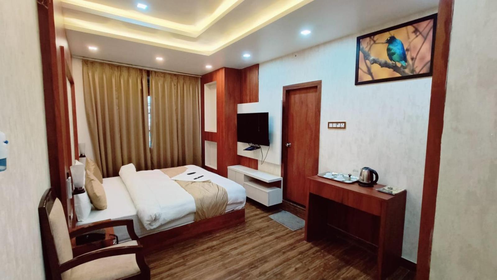 V Square Airport 3* Lucknow